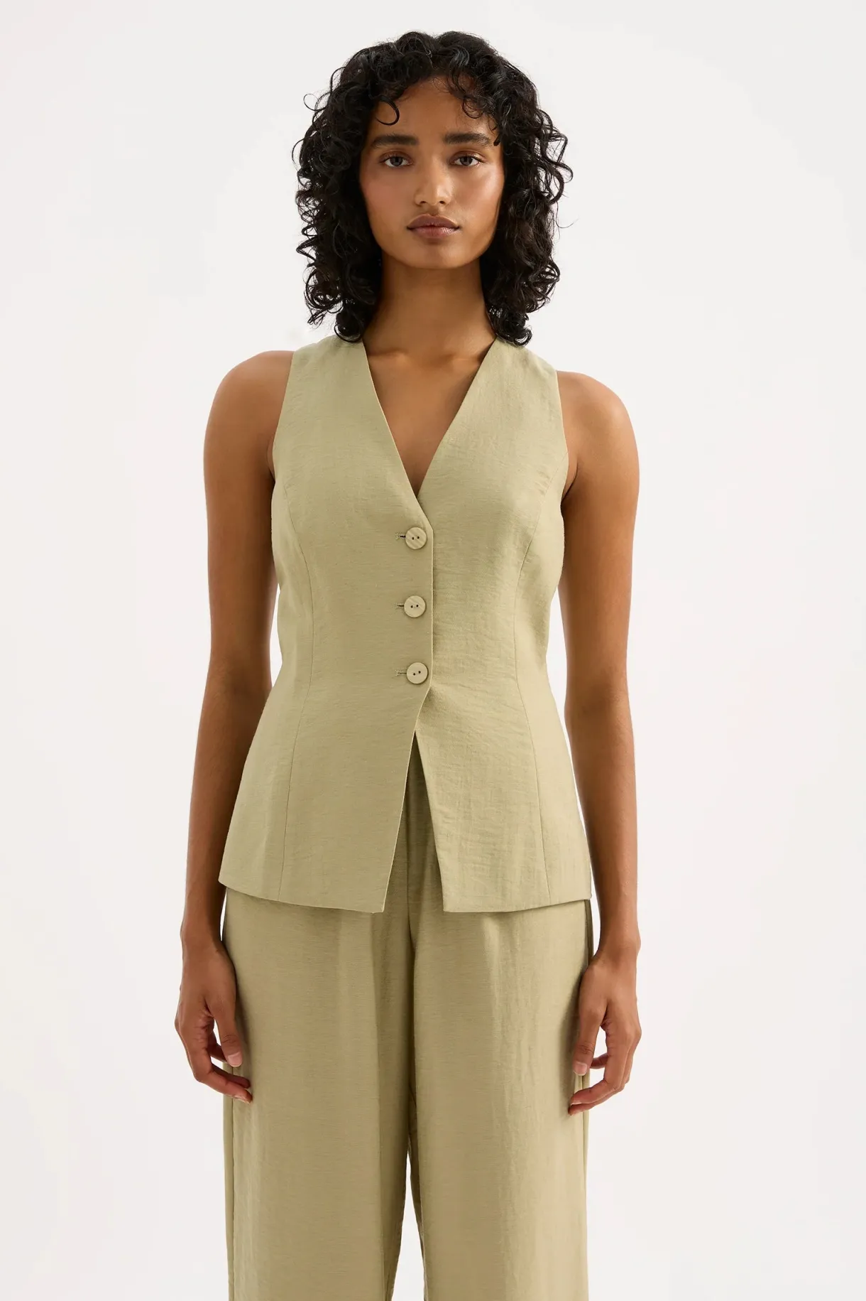 nia_vest__leaf_3.webp Outlet Nude Lucy Nia Vest - Leaf