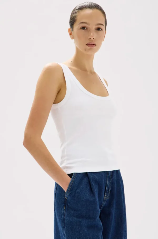 Discount Assembly Label Paulina Scoop Tank - White