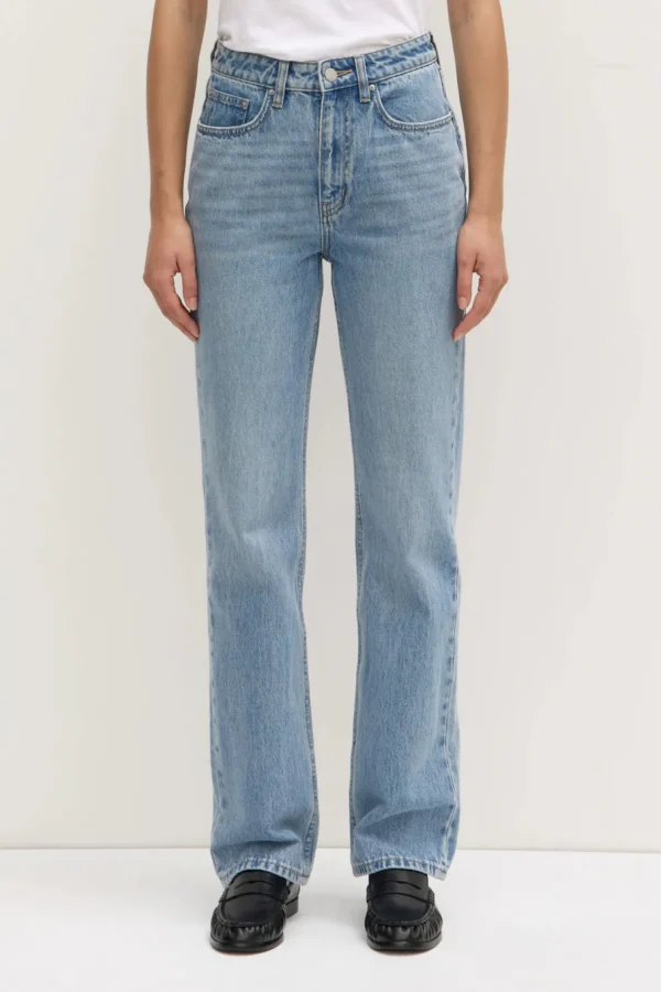 Outlet Assembly Label Womens Classic Straight Leg Jean - Indigo Fade