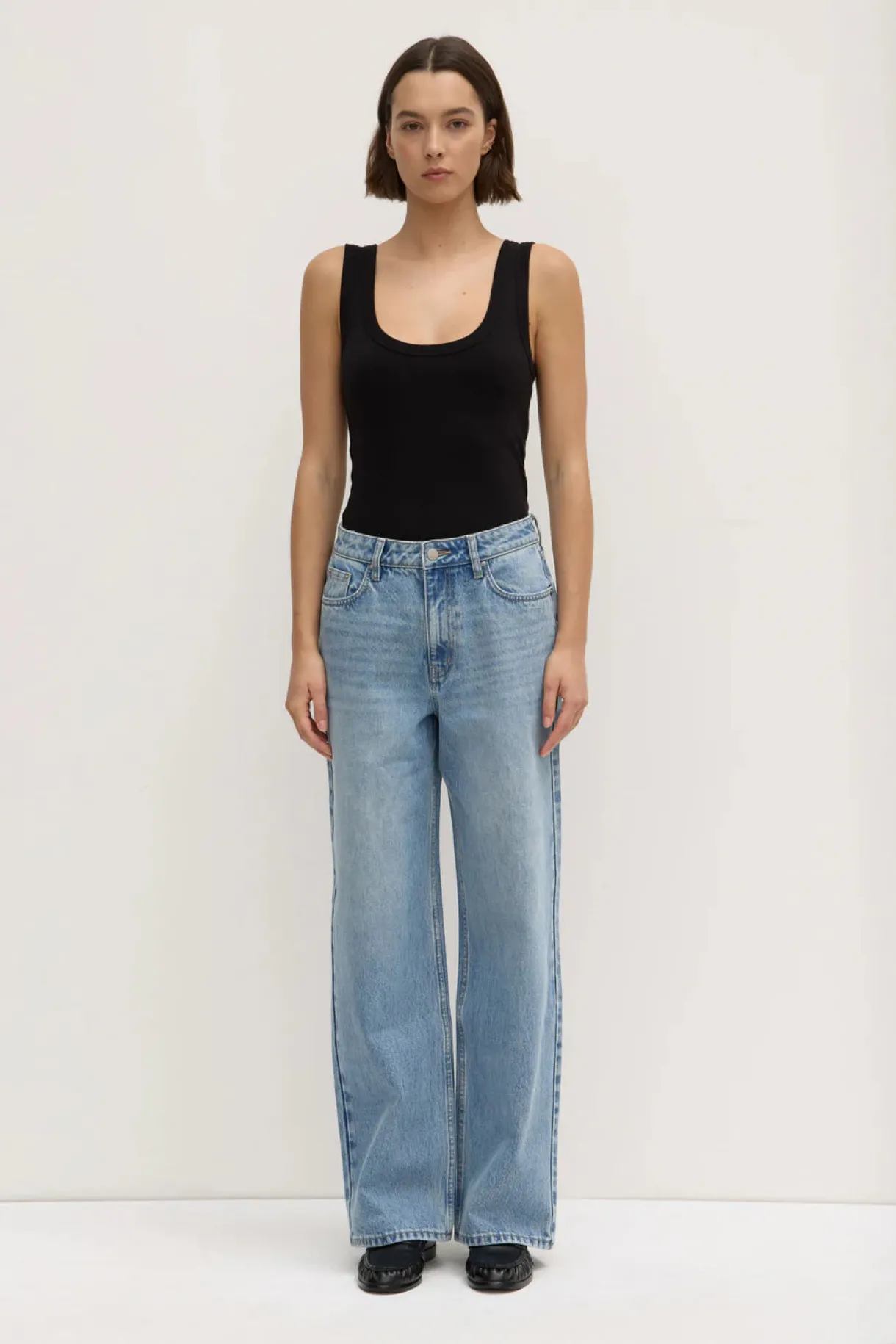 womens_relaxed_jean__indi_0.webp Outlet Assembly Label Womens Relaxed Jean - Indigo Fade